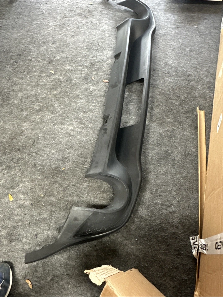 Silenciador de stock VW GTI 2023 con difusor 5WA253611AD Foto 4 de 4