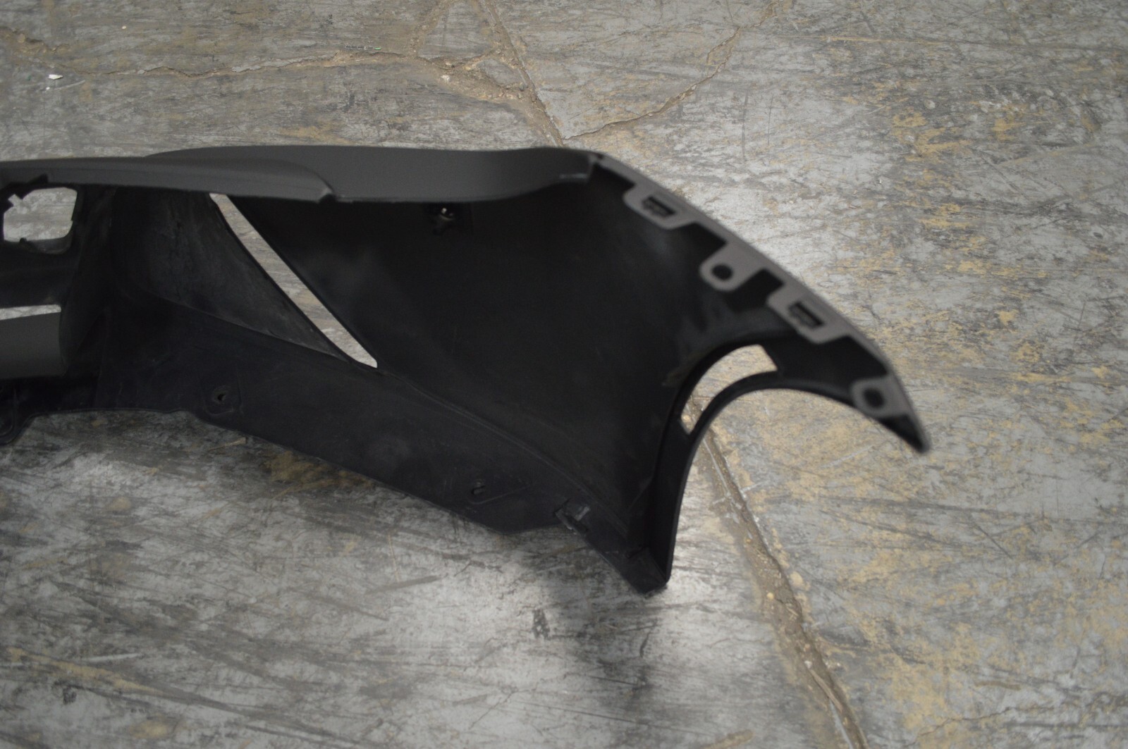 2014 2015 2016 2017 2018 BMW i8 FRONT BUMPER COVER OEM
