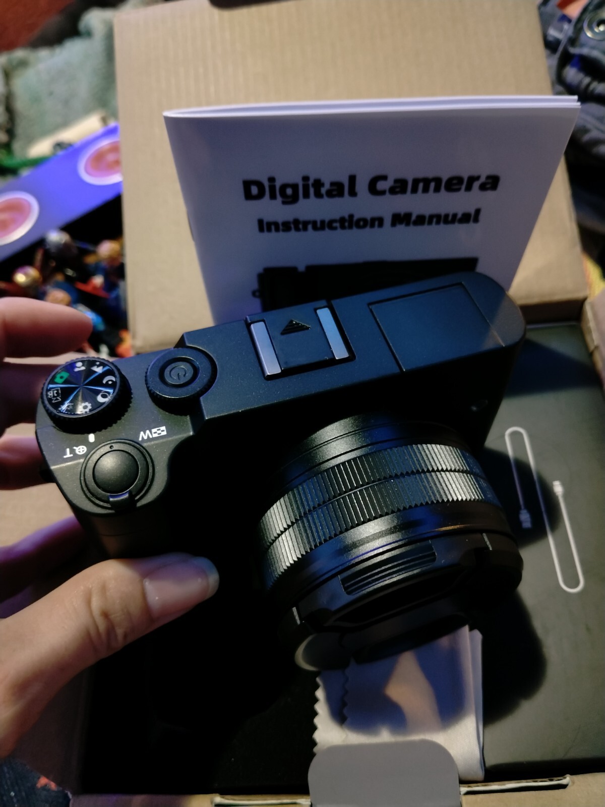 4K Wifi Digital Camera with Built-In Selfie Lens for Stunning Shots-image