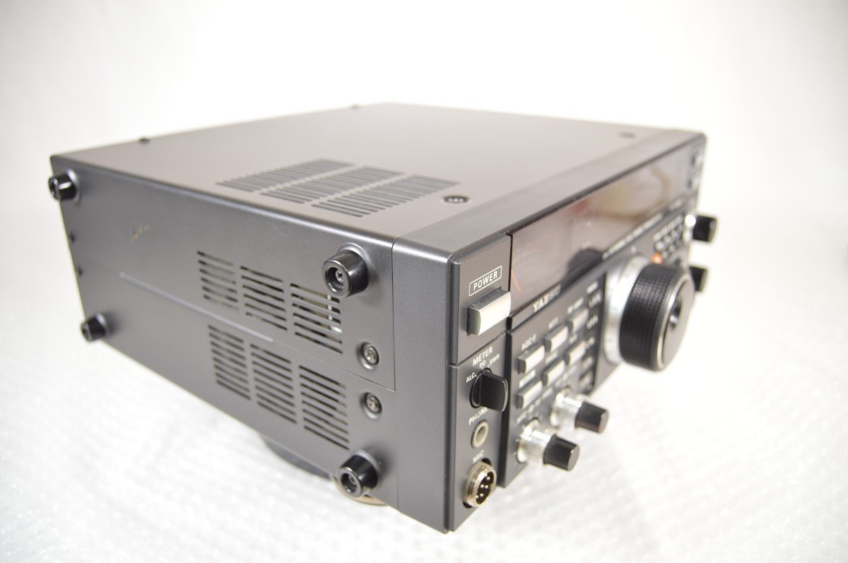 YAESU FT-655 100W HF All Mode 24/28/50MHz Transceiver