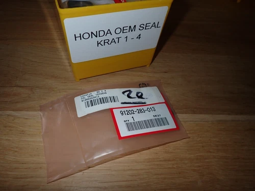 Honda OEM 91202-283-013 OIL SEAL 18X28X6