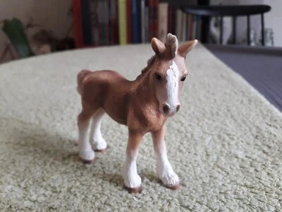 SCHLEICH Monde équestre 2009 - Poulain bai, crinière et paturons blancs - Photo 1/4