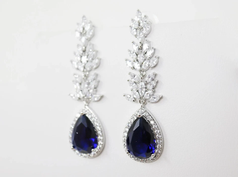 Pendientes de araña para boda pera zafiro natural y diamante oro blanco de 14 k Foto 4 de 4