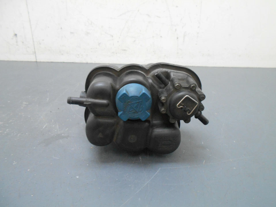 Reservatório de líquido de arrefecimento 2008 07 08 Porsche Cayman S #0892 F6 - Imagem 2 de 3