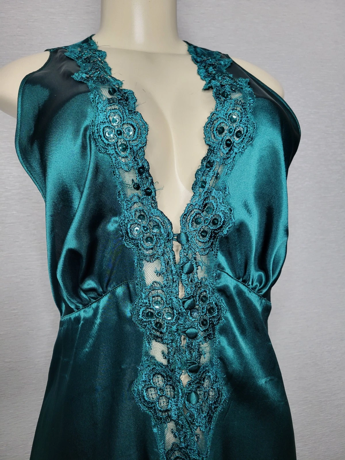 UNDERCOVER Camicia da notte lunga vintage Victoria's Secret etichetta oro liquido raso schiena aperta smeraldo M