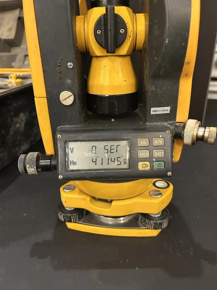 CST Berger Digital Transit Theodolite Modelo DGT10 con Estuche de Viaje de Almacenamiento Foto 2 de 4