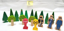 Lot of 18 Vintage Thomas The Tank Engine People, Signs, Trees Shrubs - Lot E