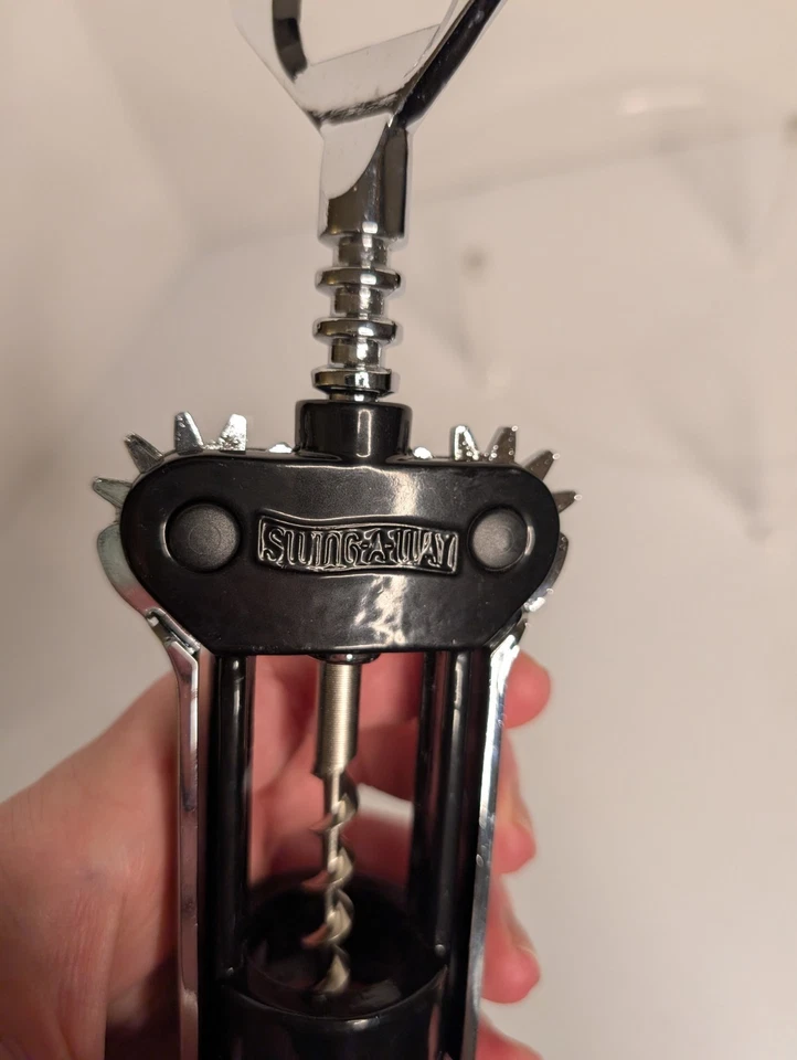 Abridor de botellas de vino sacacorchos Swing Away esmalte negro acero inoxidable Italia DE COLECCIÓN Foto 3 de 3