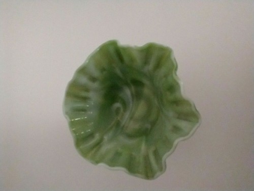 Vintage Westmoreland ciotola vetro latte verde arruffato pannelli uva piedi - Foto 3 di 6