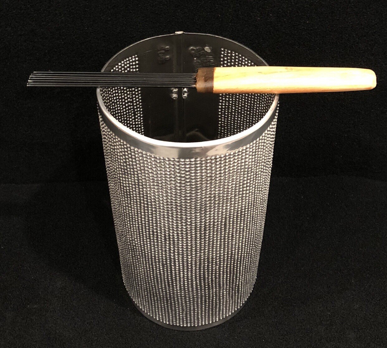 GUIRA DOMINICANA PROFESIONAL 20"X 12" CON SU GANCHO INCLUIDO🇩🇴