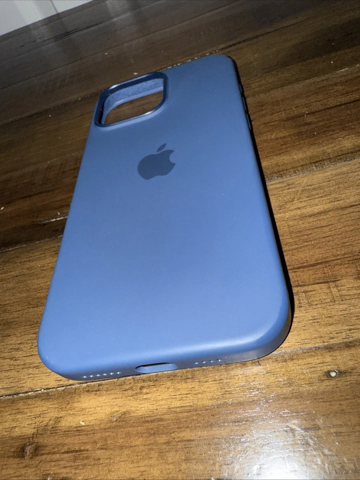 Funda Apple iPhone 16 Pro Max con MagSafe y control de cámara azul oscuro Foto 2 de 4