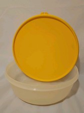 Tupperware Large 3 qt Salad Bowl #1833 and Ye...