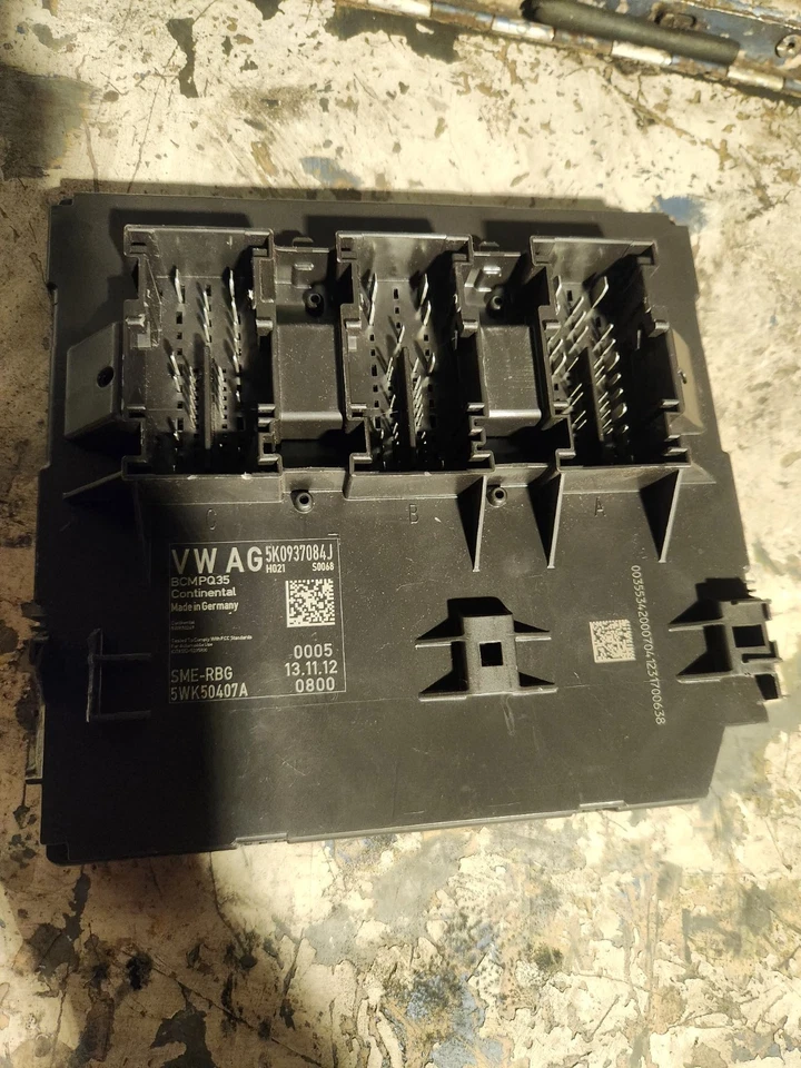 Volkswagen Tiguan 2013 módulo de control de carrocería BCM módulo BCM Foto 3 de 4