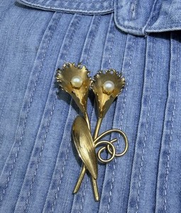 Authentic Vintage Gold Plated Genuine Pearl Lilly Brooch