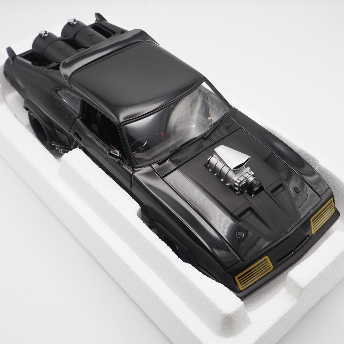 Mad Max 2 Diecast Car 1/18 The Road Warrior AUTOart
