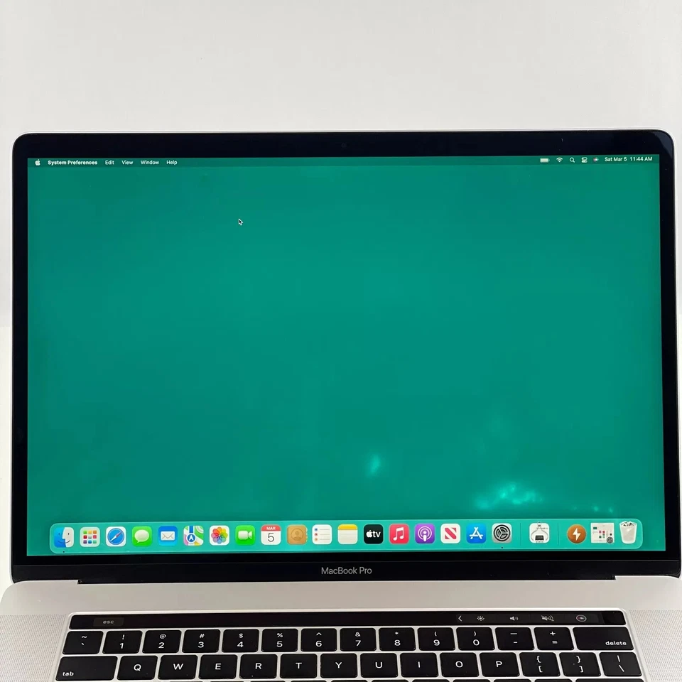 MacBook Pro 2017 15" 2,8 GHz i7 16 GB 256 GB 555 Ventura gris + desgaste pesado de la pantalla Foto 4 de 4