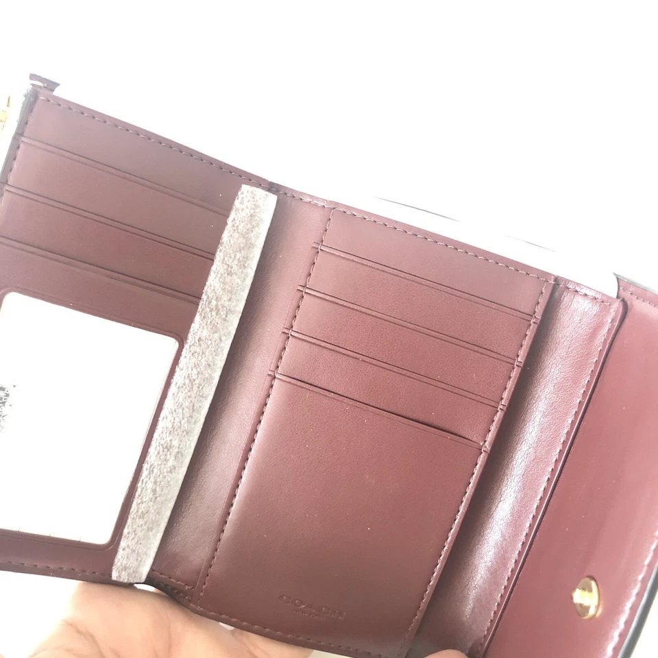 Coach Floral Beige Remi Medium Envelope Wallet w/ Whipstitch Daisy Applique $228 - Image 4 of 4