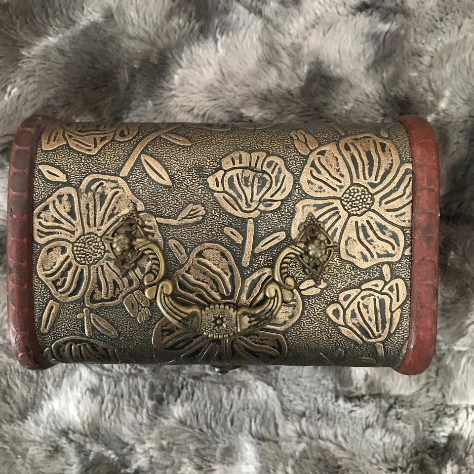 Wood &Metal Treasure Chest with Decorative Metal Closure 4"H x 53/4L x 4W New - Image 2 of 4