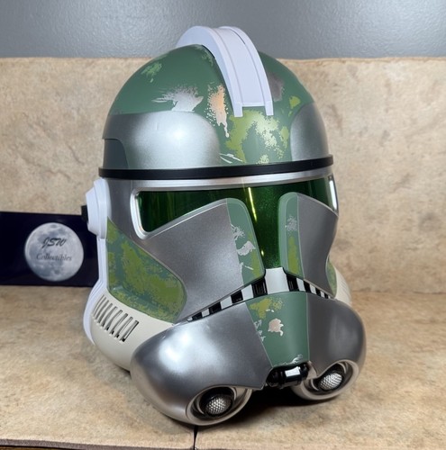 Star Wars Disneyland Galaxys Edge Clone Commander Gree Helmet Full Scale -USED