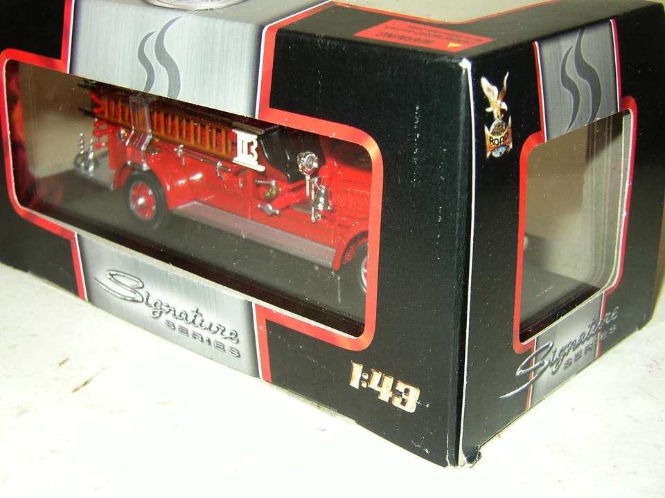 1935 MACK TYPE 75BX FIRE ENGINE 1/43 DIECAST  ROAD SIGNATURE 43001 NEW NIB - Image 2 of 4