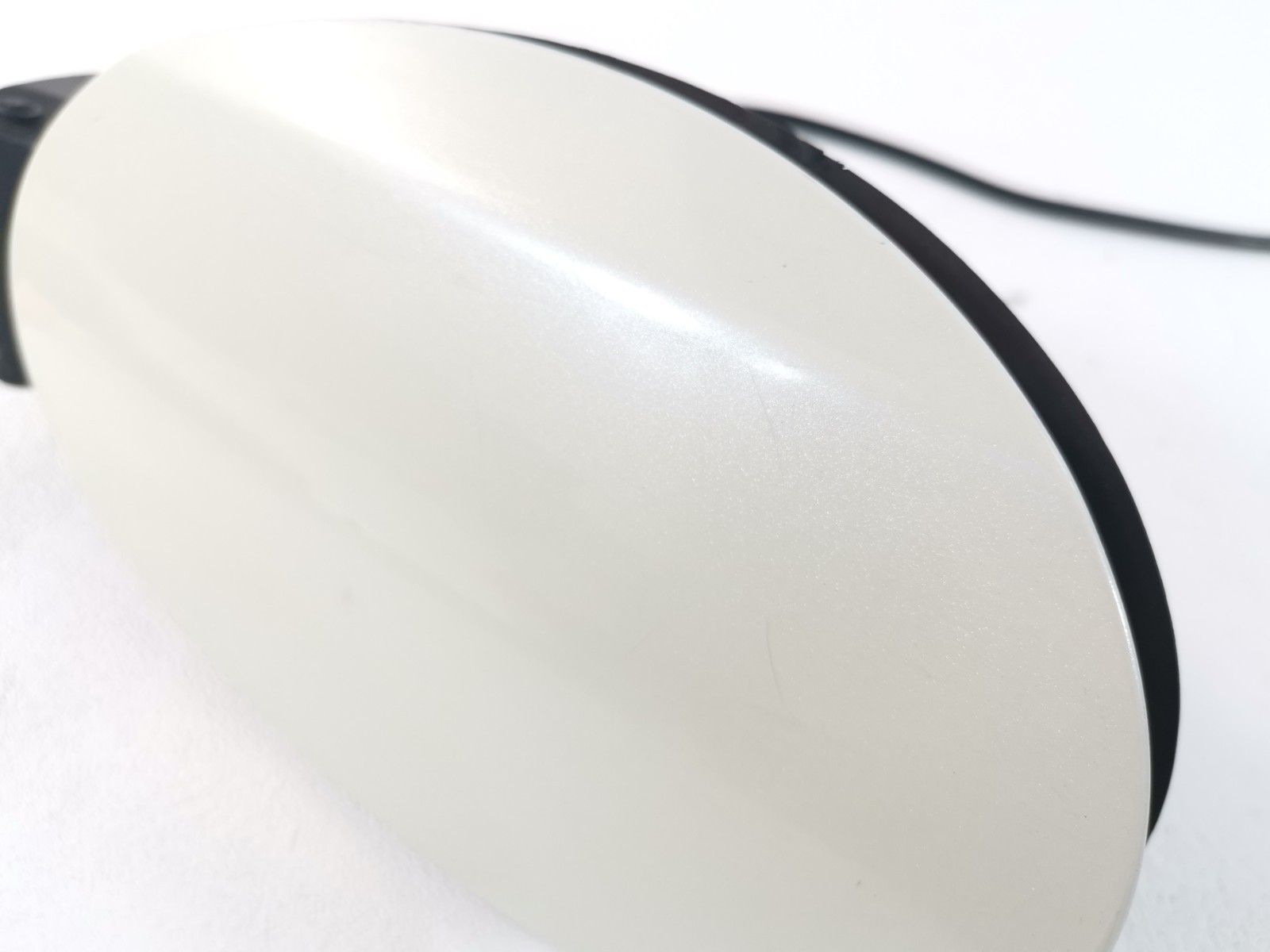 Maserati Ghibli S 3.0 Q4 2014 Fuel Gas Tank Filler Cap Door White Color OEM
