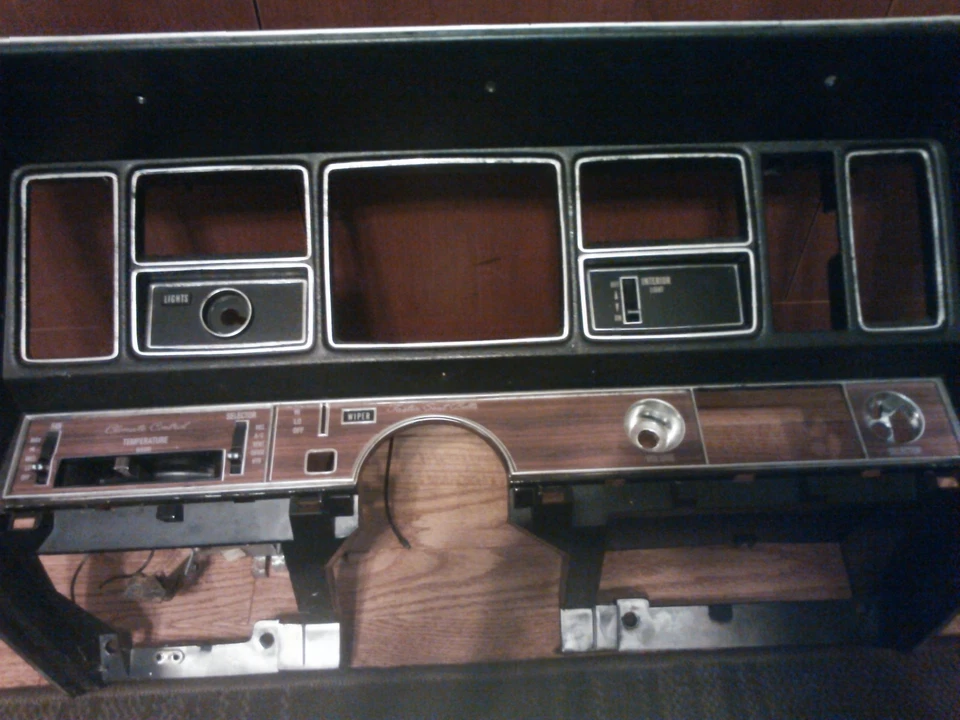 Como Nuevo de Lote Antiguo 1969-1970 Buick Riviera Juego de Tablero Completo Aplique Calcomanía. Foto 2 de 3