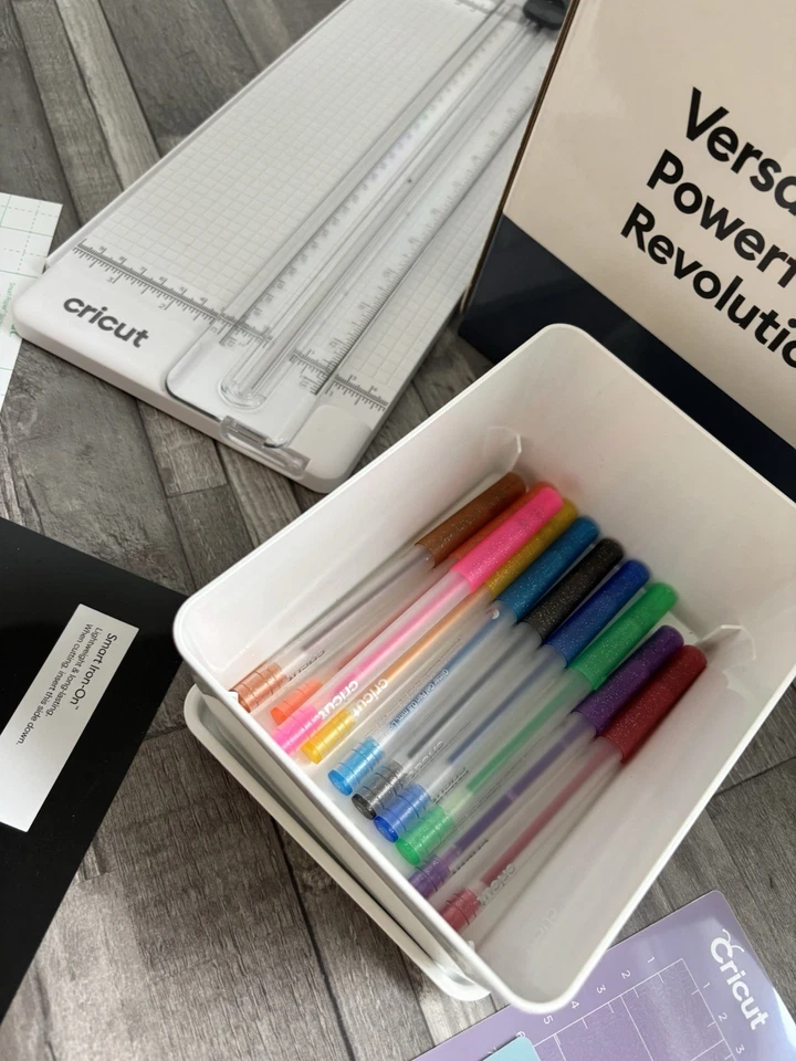 Cricut Maker 3 inklusive Zubehörpaket - MUSS DRINGEND WEG - Bild 3 von 4