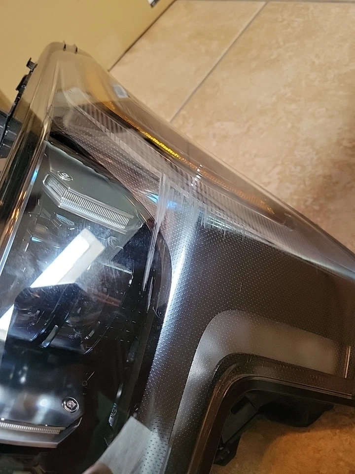 Conjunto de faros Toyota Sequoia 2023-2025 - Toyota (81150-0C300) izquierda Foto 3 de 4