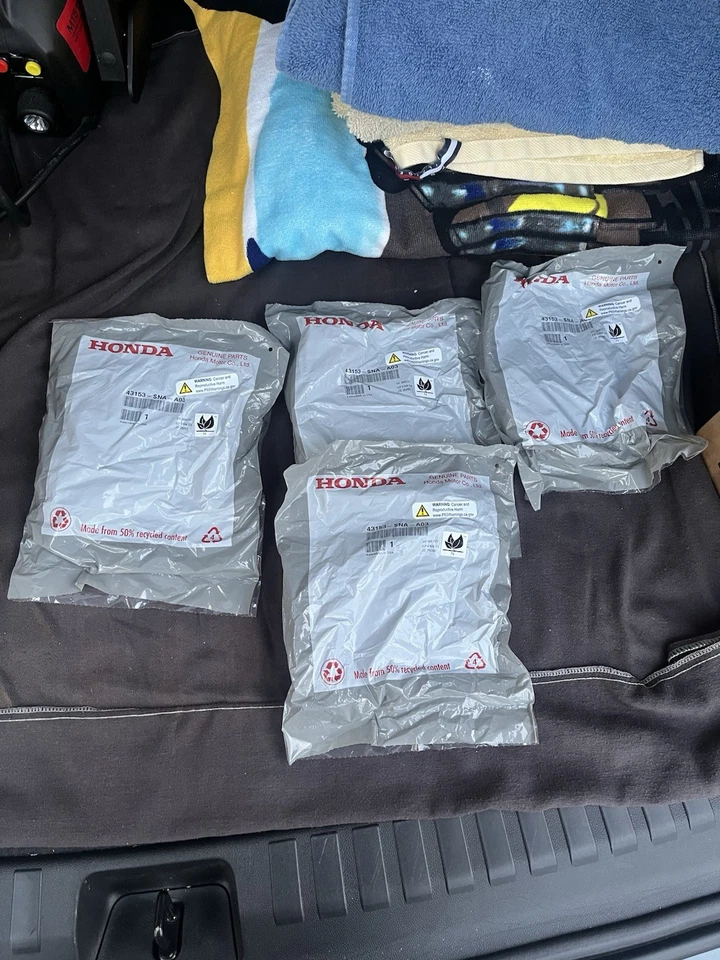 2006-2011 1.8L Honda Civic Rear Brake Drums And Brake Shoes, Oem Parts - Image 2 of 4