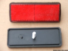  RED REAR UNIVERSAL MOTORBIKE QUAD ATV SCOOTER BIKE REFLECTOR 90MM -30MM BOLT ON