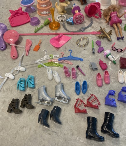 Big Lot of Barbie Shoes Accessories Pets Vtg to Modern Sunglasses Brushes & More - Picture 2 of 12