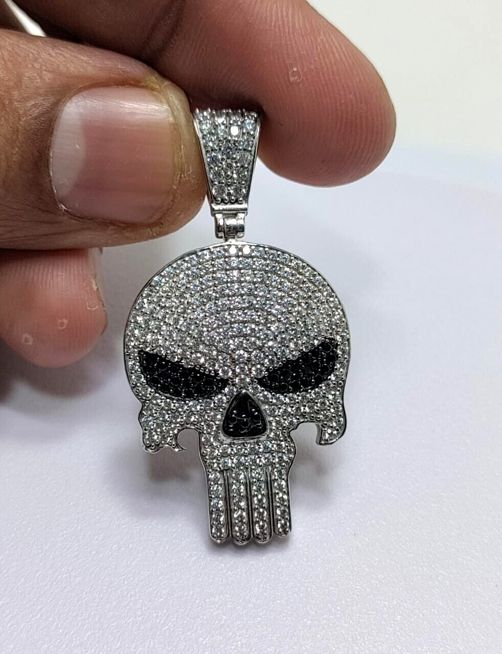 Colgante de calavera moissanita redondo real plata esterlina 925 para hombre de 2,25 quilates