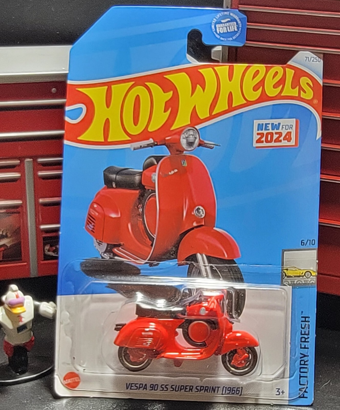 Hot Wheels - 2024 Factory Fresh 6/10 Vespa 90 SS Super Sprint 71/250 (BBHRY52)
