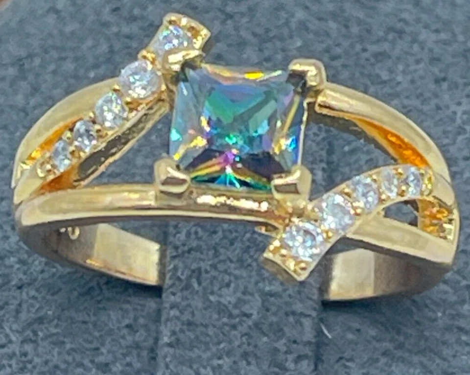 Ring. 925 Rose Gold Plate. Mystic Topaz. Side band crystals. Size 8 - Image 3 of 4