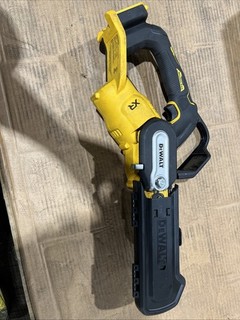 DCCS623B DeWALT 20V MAX 8 in. Brushless Cordless Pruning Chainsaw Tool Only