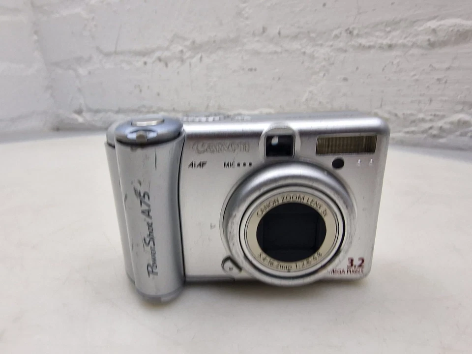 Canon PowerShot A75 Digitalkamera 3.2MP 3x Zoom Kompaktkamera Silber – Getestet - Bild 2 von 4