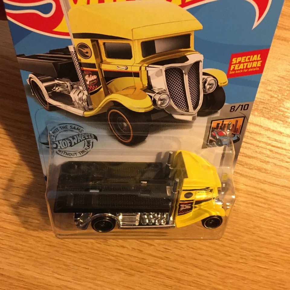 HOT WHEELS 2019 207 YELLOW TREASURE HUNT TH & 2021 83 TEAL FAST BED HAULER 4 Pcs - Image 3 of 4
