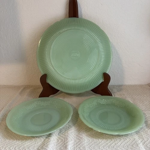 Jadeite Jadite Fire King Alice Dinner Plate 9" Oven Glass w 2 saucers
