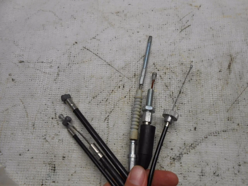 KIT CABLE EMBRAGUE FRENO ESTRANGULADOR EXTENSIÓN NUEVO SUDCO SUZUKI GT380 12 PULGADAS Foto 3 de 4