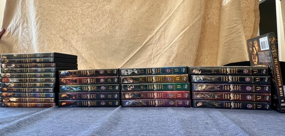 FARSCAPE полный сериал сезоны 1, 2, 3, 4 + миротворец войны (43 DVD комплект) - Изображение 2 из 2