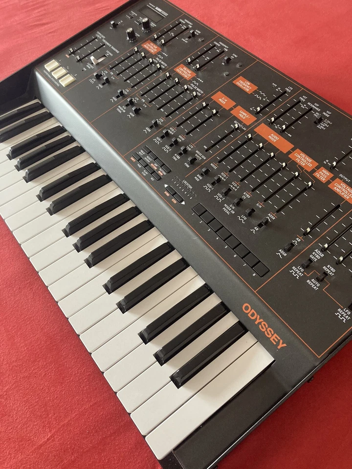 Behringer Odyssey - Top Zustand - Ohne Netzteil 9V-130amp