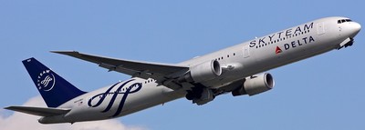 Boeing 767-432 Delta Air Lines Airplane Wood Model Replica Large