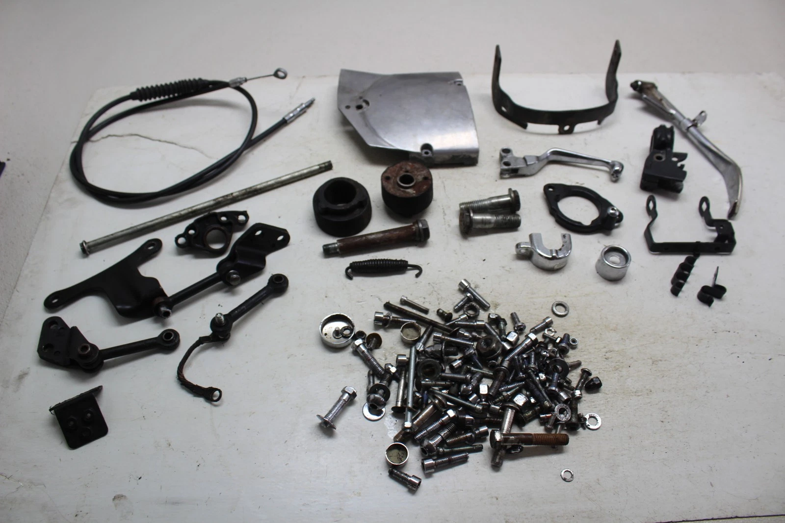 2004-2006 Harley Sportster 1200 Roadster Xl1200r Parts & Hardware Lot
