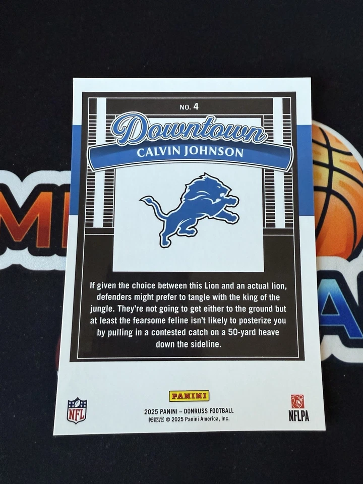Calvin Johnson Donruss Downtown #5 SSP 2025 Jumbo Leones de gran tamaño Megatón Salón de la fama Foto 2 de 2