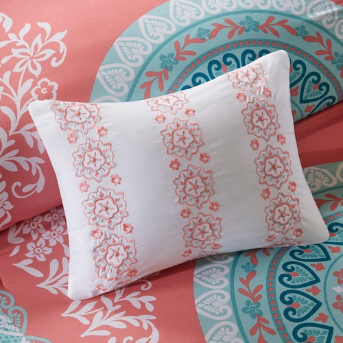 Intelligent Design Loretta Boho Comforter Set with Bed Sheets - Picture 12 of 29