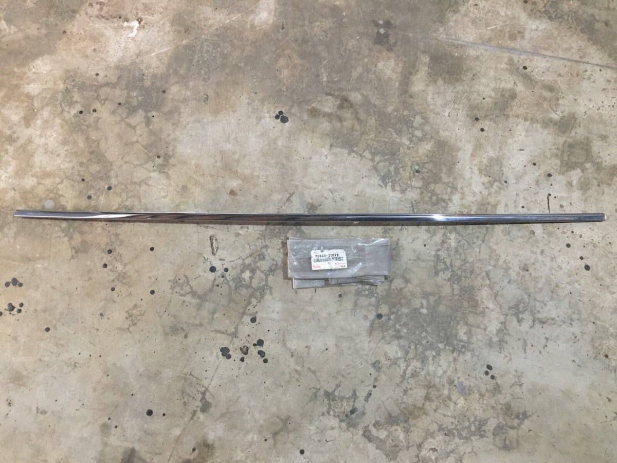 Moulding Roof Drip Side Finish LH Toyota Cressida Wagon GX60 LX60