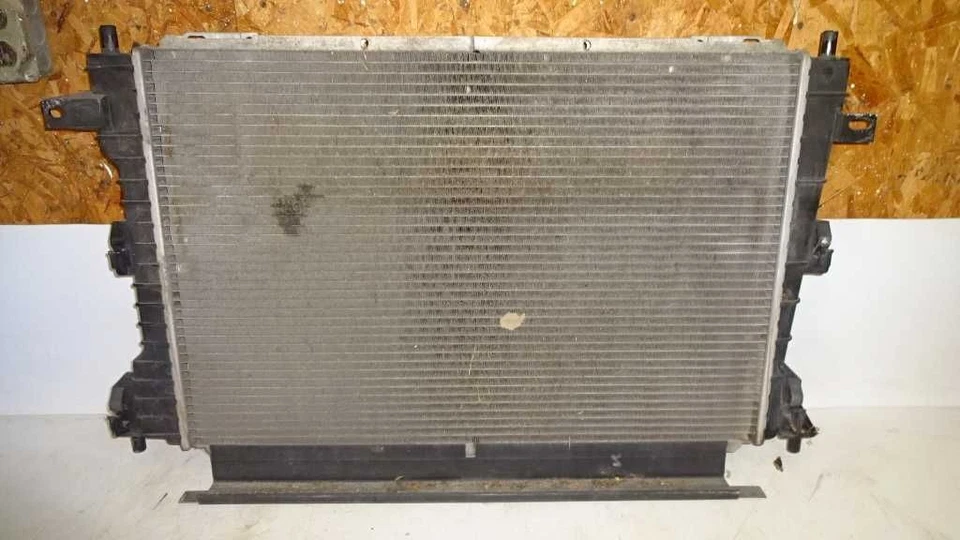 RADIATOR FITS 98-02 CROWN VICTORIA 606874 Foto 2 de 4