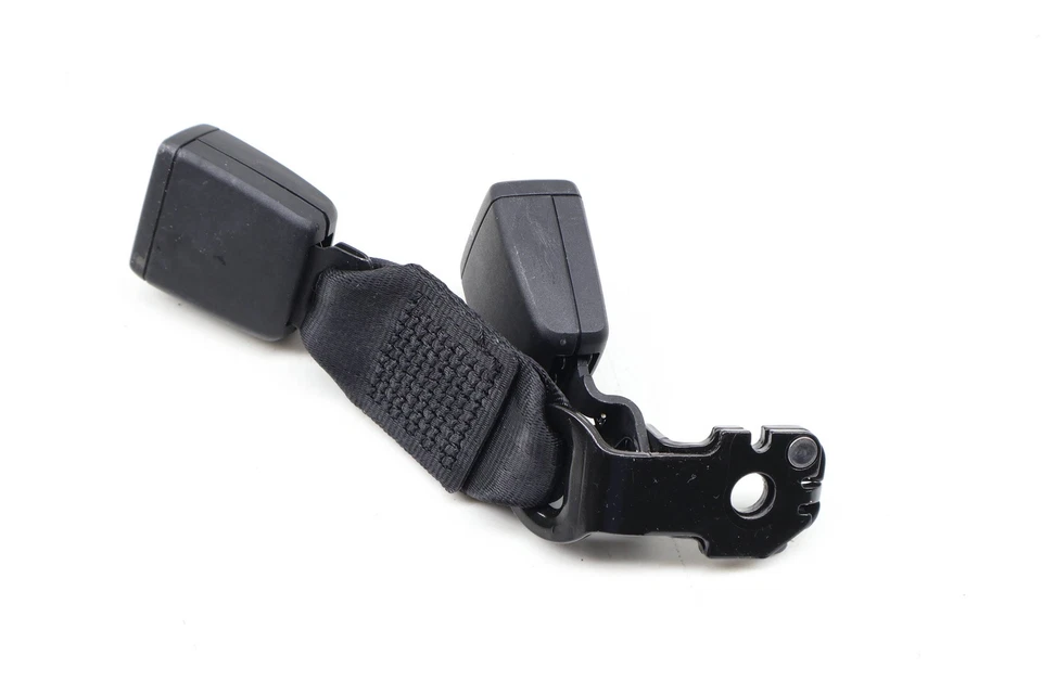 AUDI A4 ALLROAD 2017-2025 - CINTURÓN DE SEGURIDAD TRASERO IZQUIERDO hebilla/receptor (doble) Foto 2 de 4