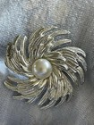 Sarah Coventry Signed Vintage Silver Tone Clip-On Pearl Earrings — photo 2