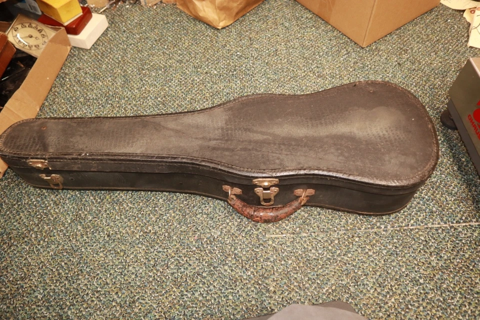 Vintage Copy of Antonius Stradivarius Violin With Case And Bow AS IS W/ DAMAGE - Image 2 of 4